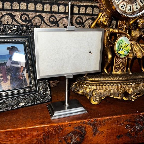 Industrial frame style silver metal frame screws hold 6x4” picture Unique look - Picture 1 of 5